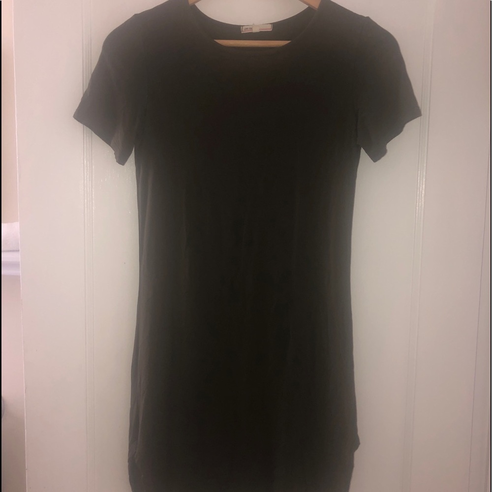 Tee shirt dress in solid camo green